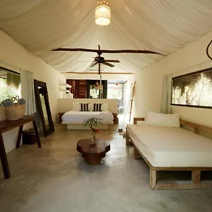 https://roc-jungle-tulum.tulum-hotels.net
